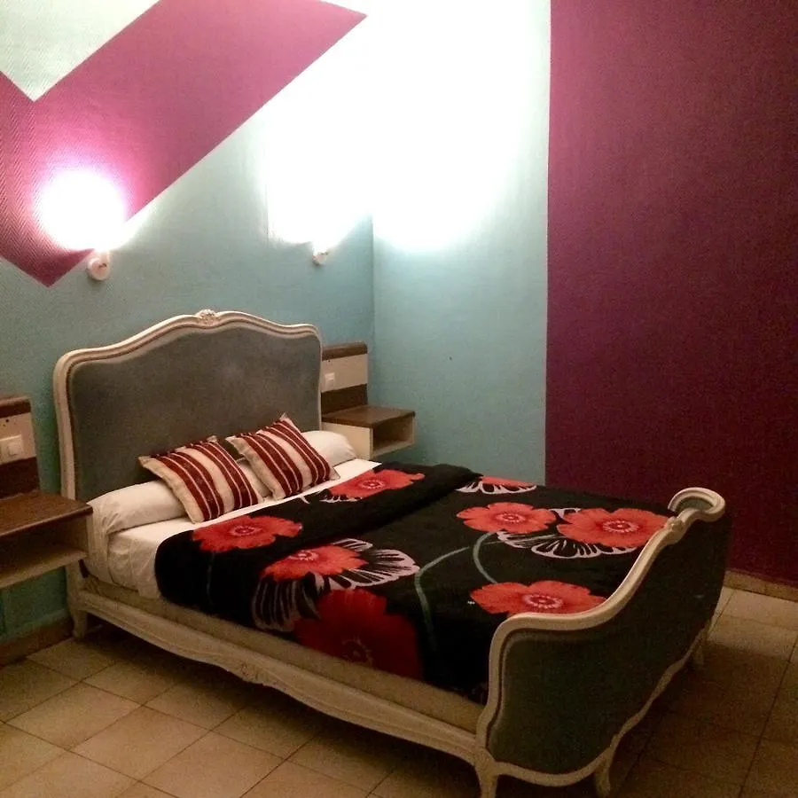 De La Fourche 3* باريس